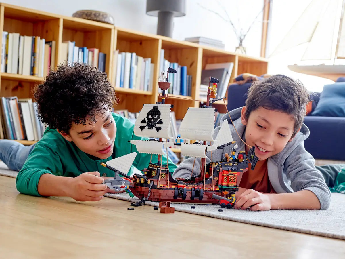 LEGO 31109 Creator Pirate Ship image 10