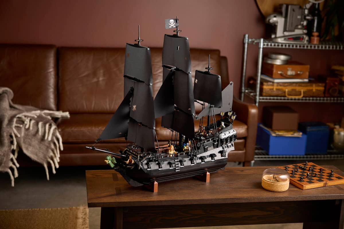 LEGO 10365 Icons Captain Jack Sparrow's Pirate Ship