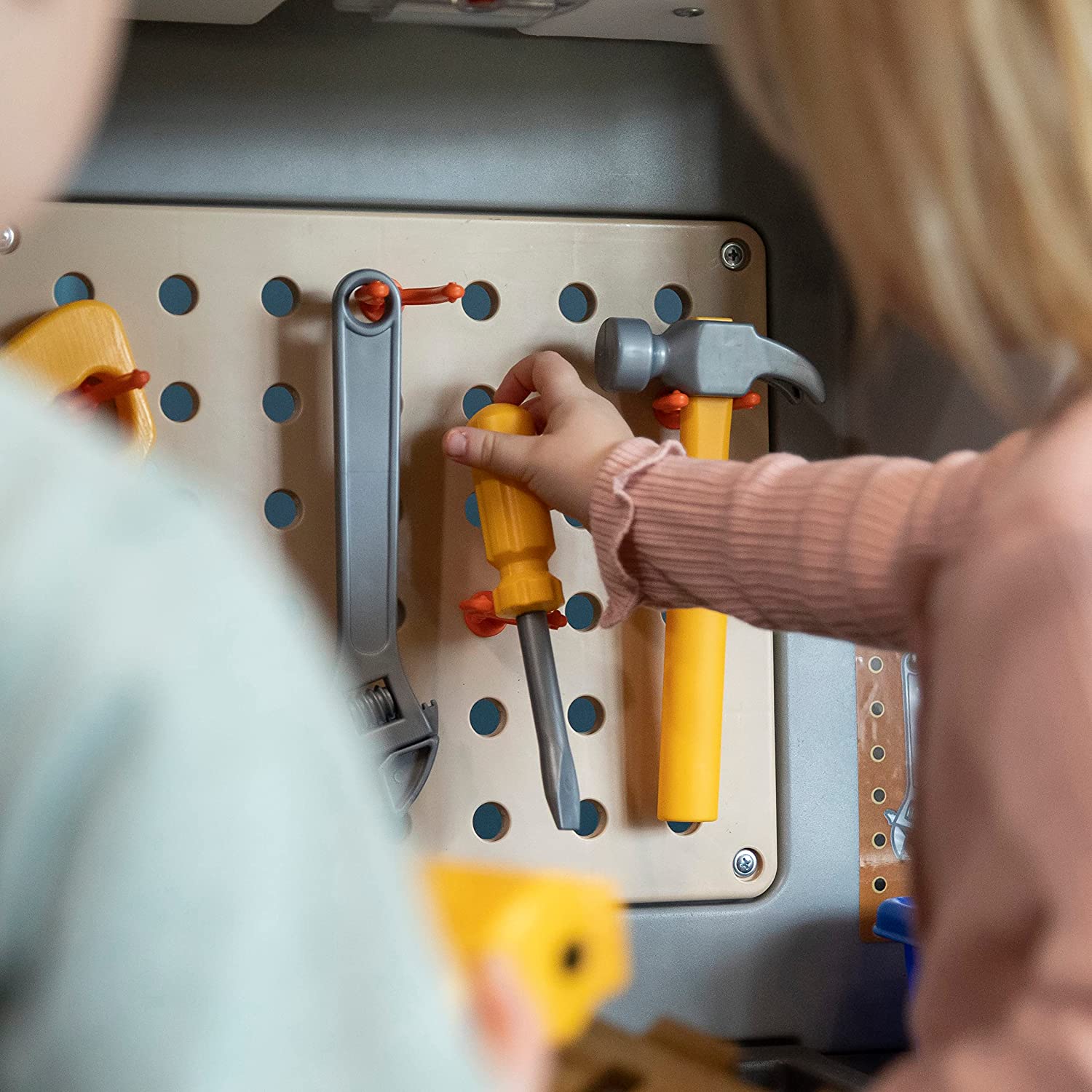 Step2 Deluxe Workshop – Includes 50 Toy Workbench Accessories image 4