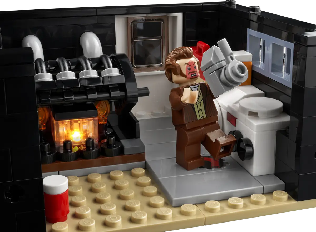 LEGO 21330 Ideas Home Alone image 5