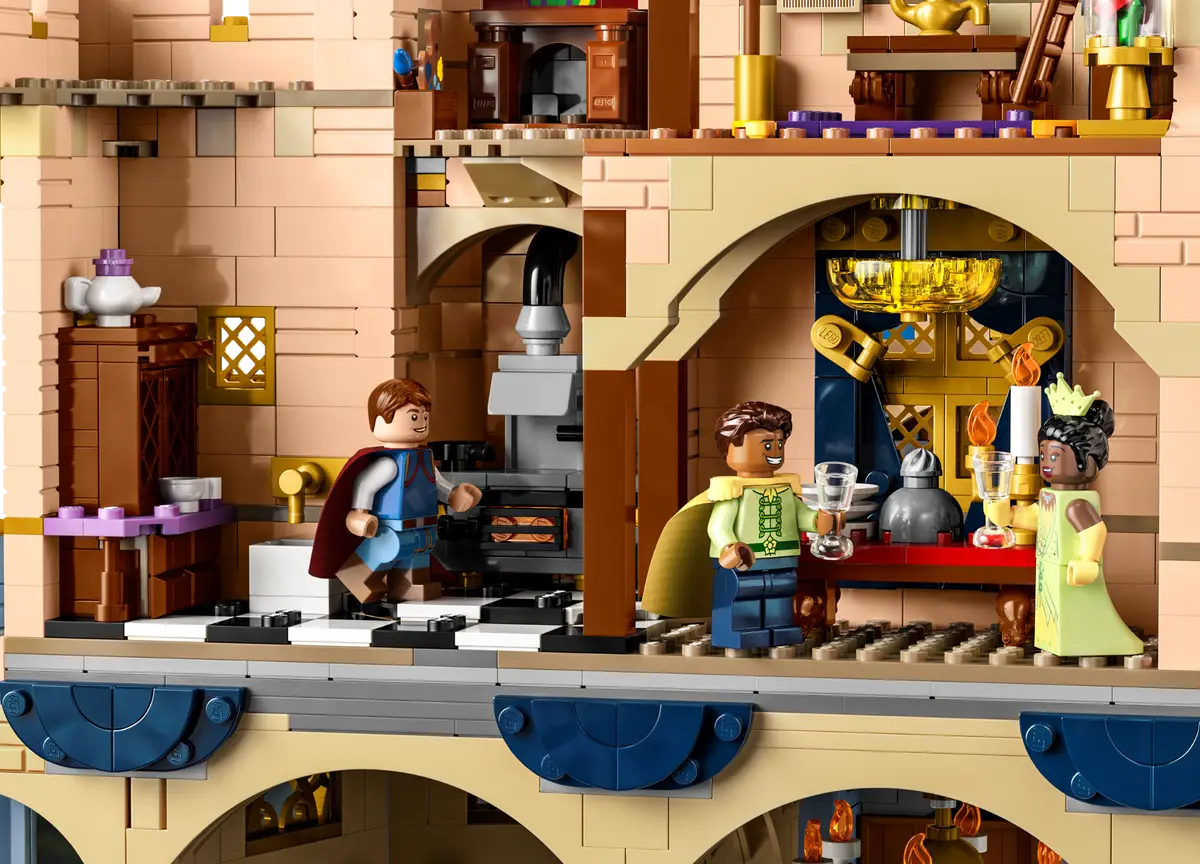 LEGO 43222 Disney Castle image 5