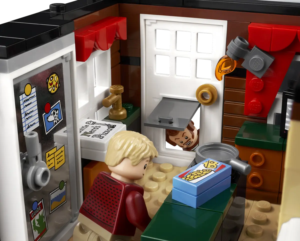 LEGO 21330 Ideas Home Alone image 4