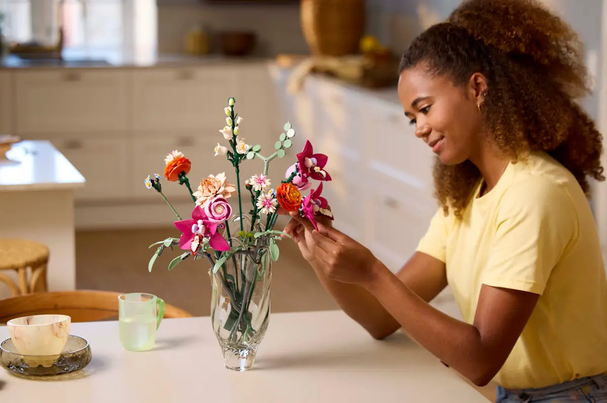 LEGO 10342 Botanicals Pretty Pink Flower Bouquet image 8
