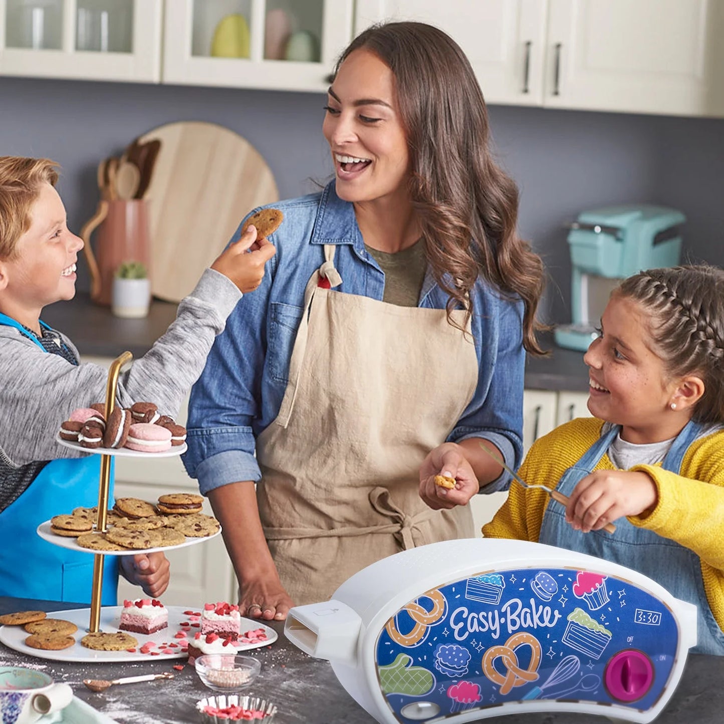 Easy-Bake Ultimate Electric Oven Playset image 1