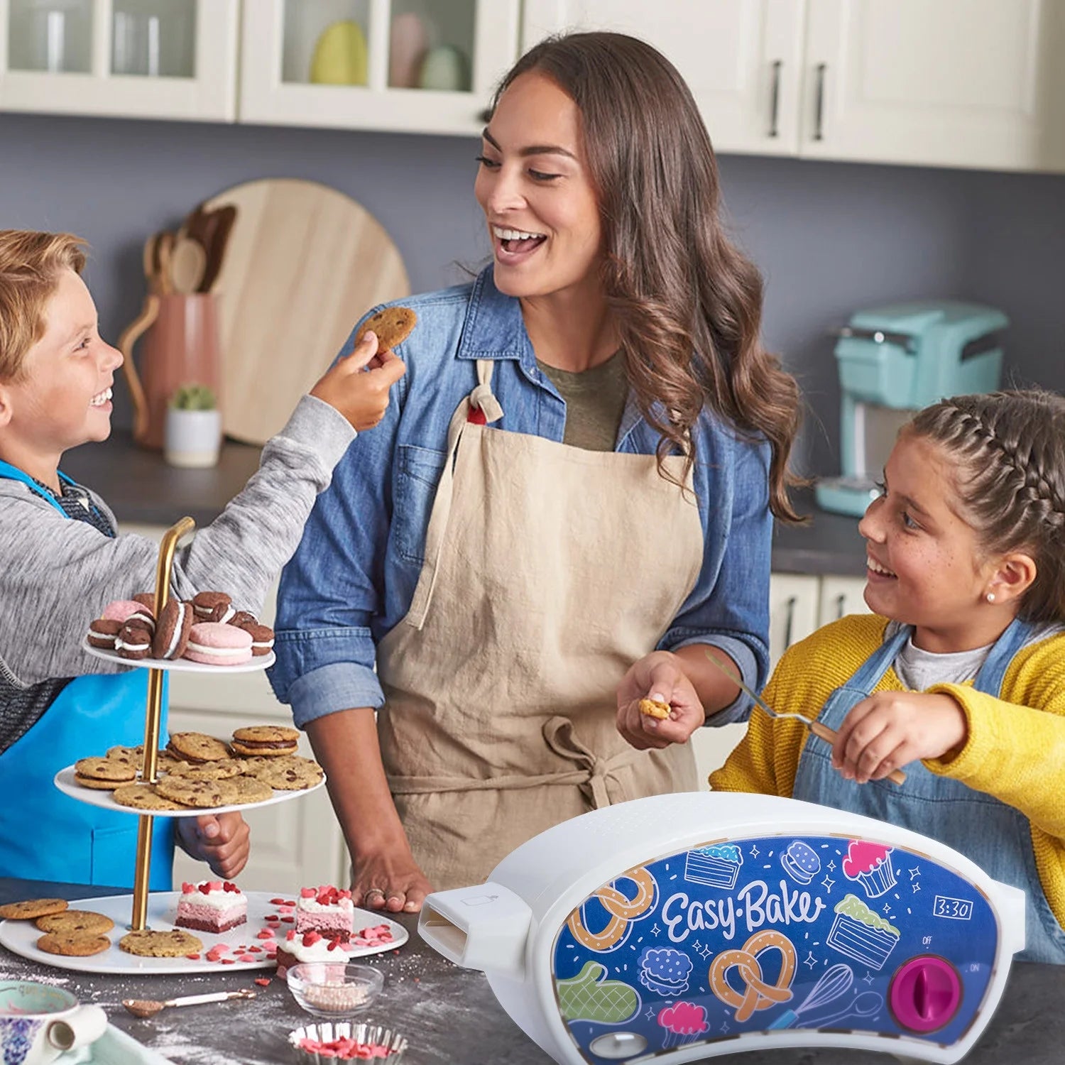 Easy-Bake Ultimate Electric Oven Playset image 1