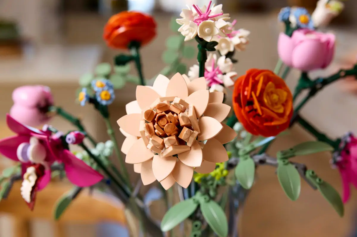 LEGO 10342 Botanicals Pretty Pink Flower Bouquet image 6