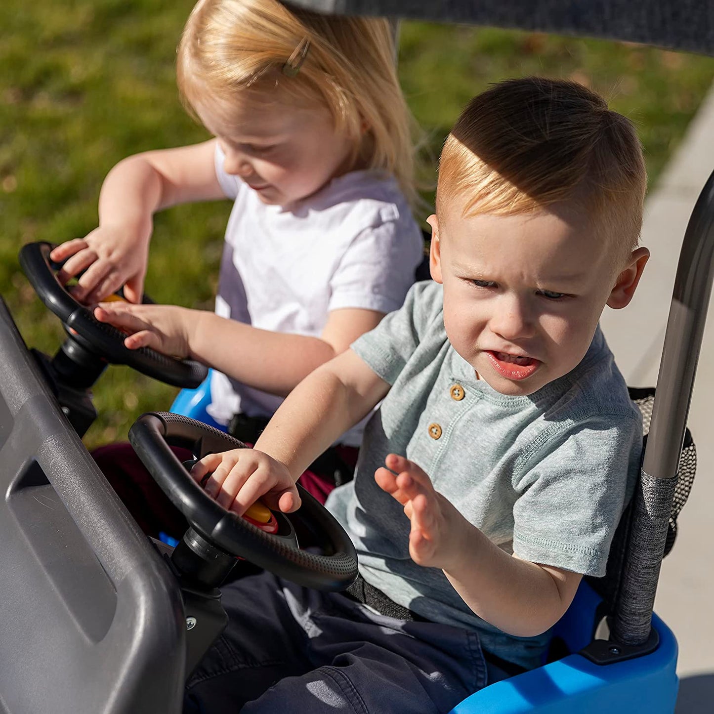 Step2 Side-by-Side Push Around SUV for Kids image 5