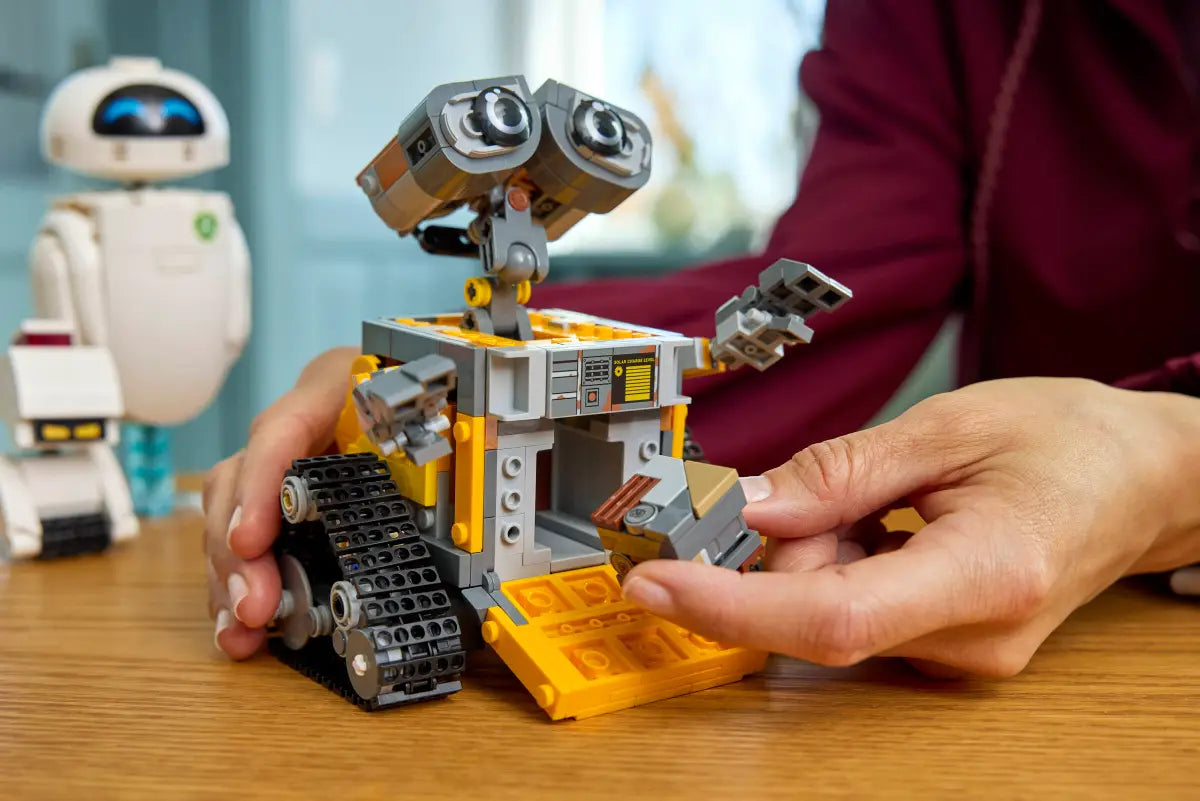 LEGO 43279 Disney WALL-E and EVE image 5
