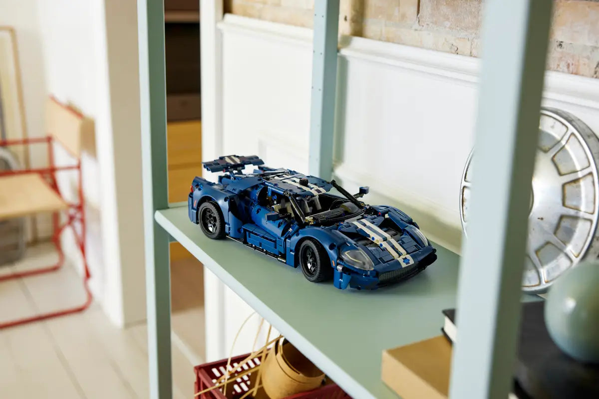 LEGO 42154 Technic 2022 Ford GT image 7
