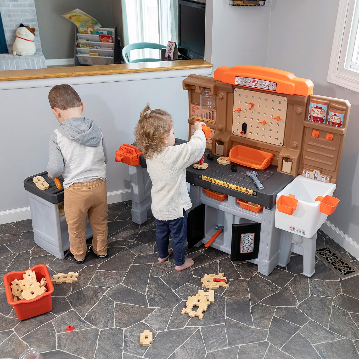 Step2 Pro Play Workshop & Utility Bench image 2