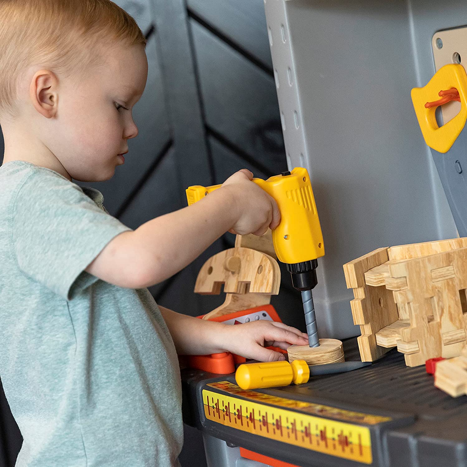 Step2 Deluxe Workshop – Includes 50 Toy Workbench Accessories image 3