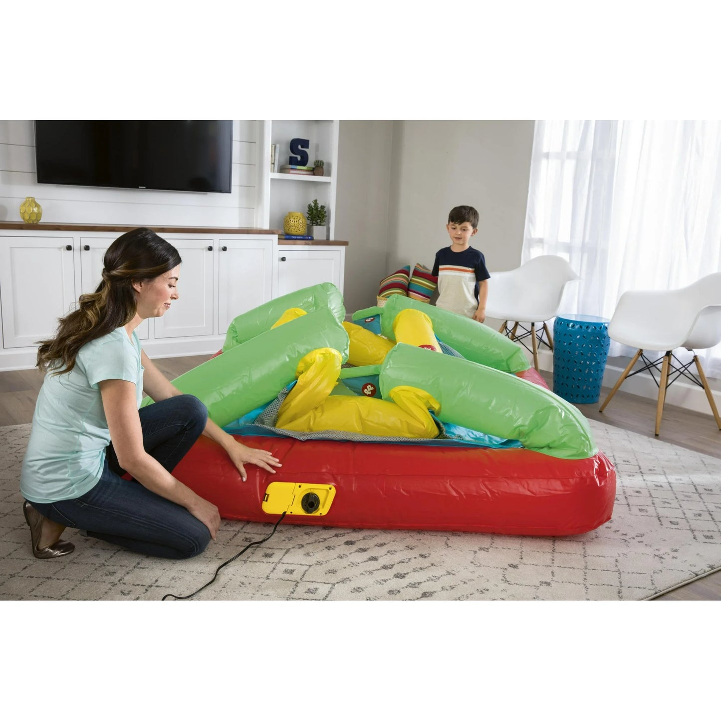Fisher-Price Bouncesational Bouncer with Built-in Pump image 2