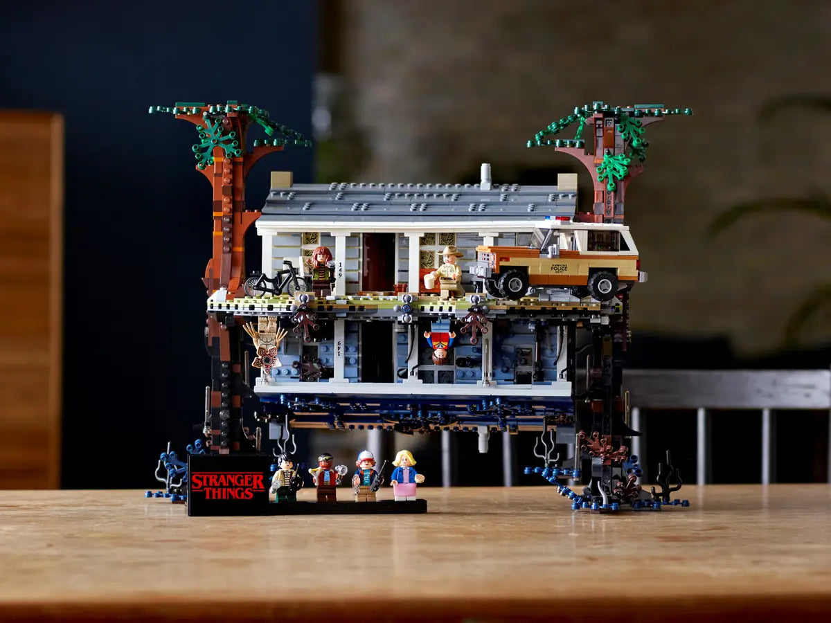 LEGO 75810 Stranger Things The Upside Down image 10