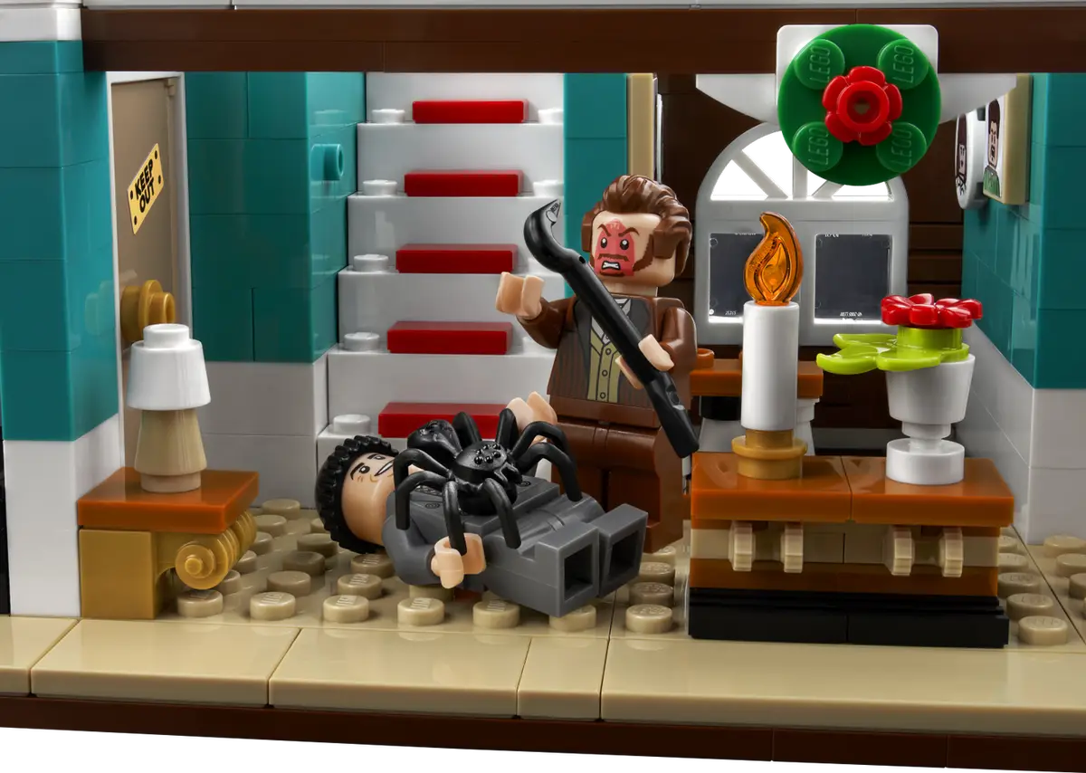 LEGO 21330 Ideas Home Alone image 3