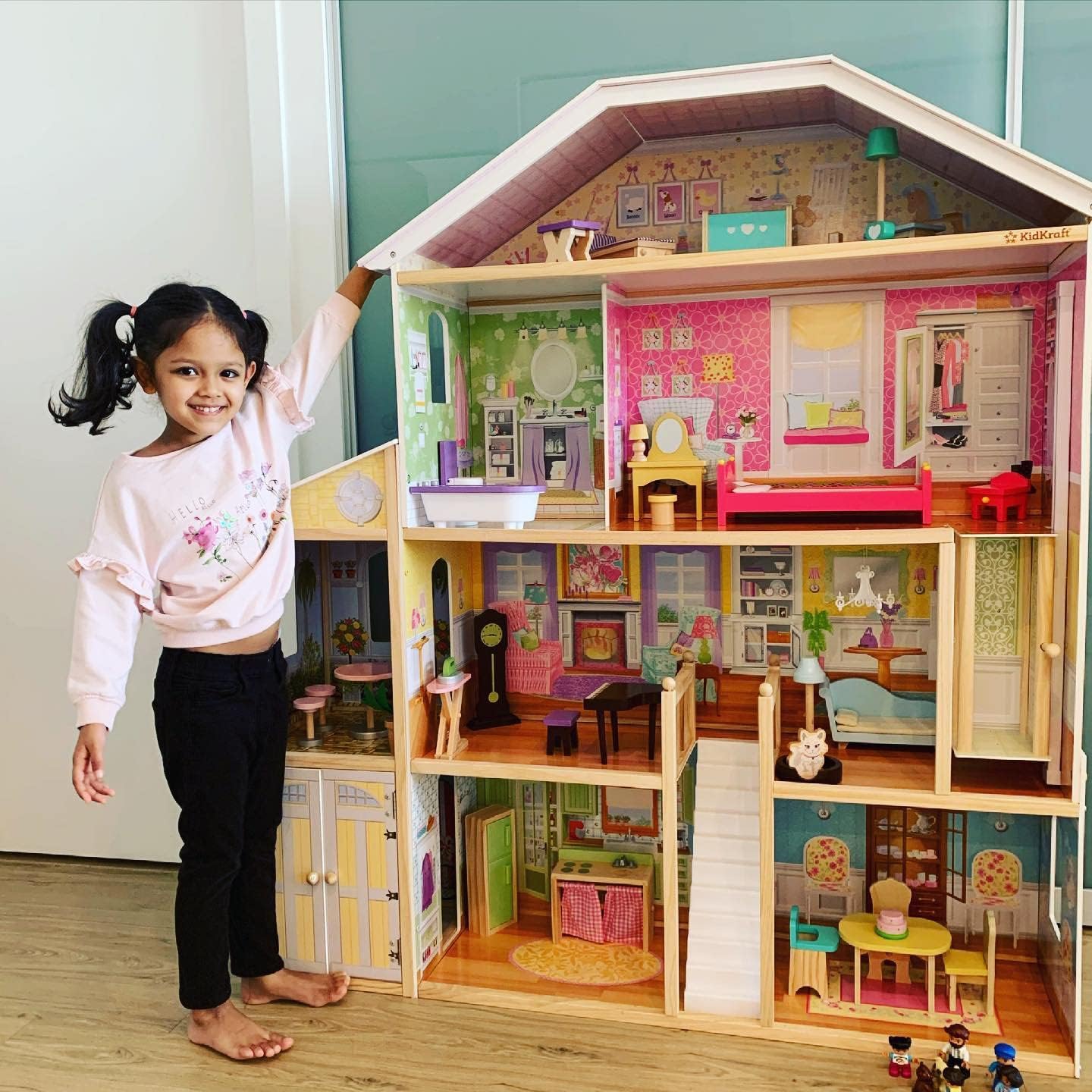 KidKraft Majestic Mansion Wooden Dollhouse with 34-Piece Accessories image 6
