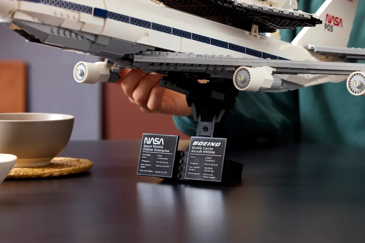 LEGO 10360 Icons Shuttle Carrier Aircraft image 11