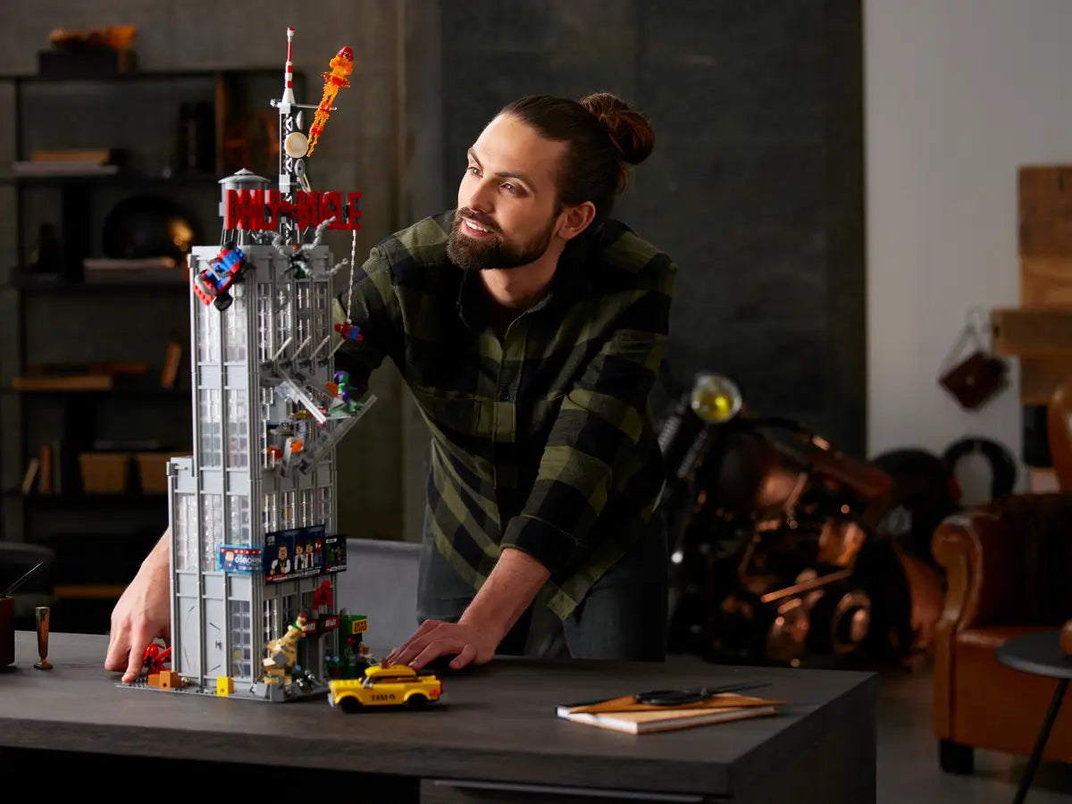 LEGO 76178 Marvel Spider-Man Daily Bugle image 11