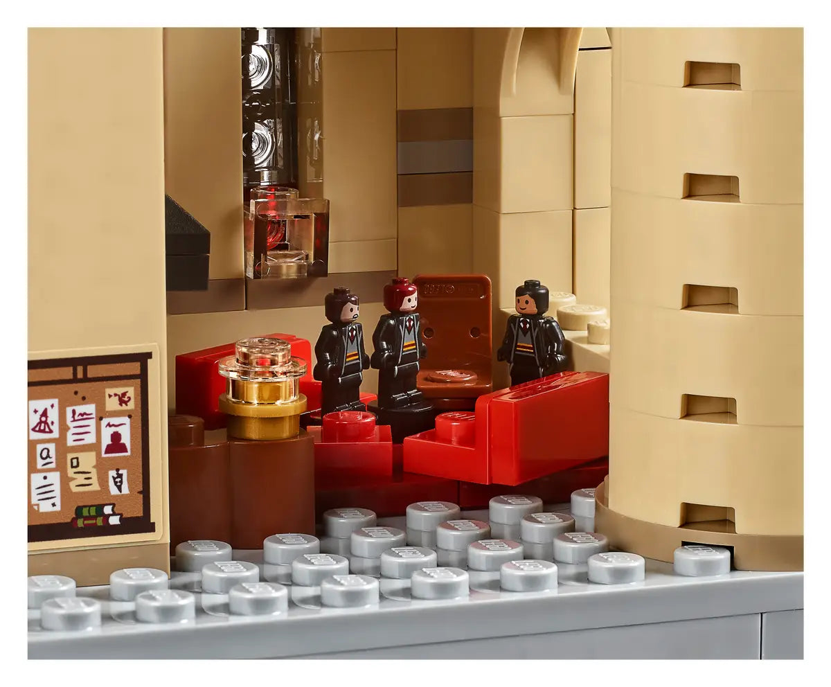 LEGO 71043 Harry Potter Hogwarts Castle image 9