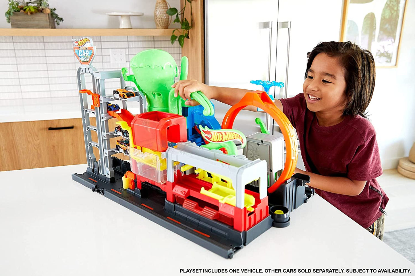 Hot Wheels City Ultimate Octo Car Wash & Color Reveal Car 8 Ft Track image 5